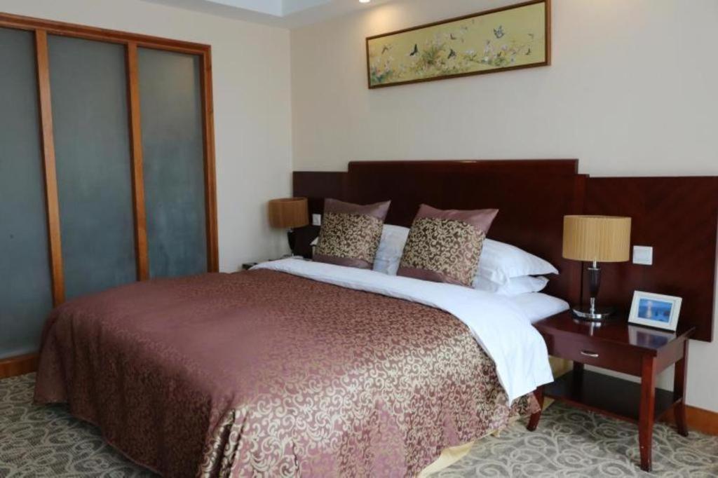 Qingdao Royal Garden Hotel Eksteriør billede
