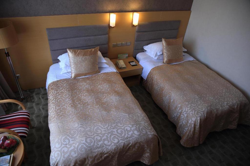 Qingdao Royal Garden Hotel Eksteriør billede