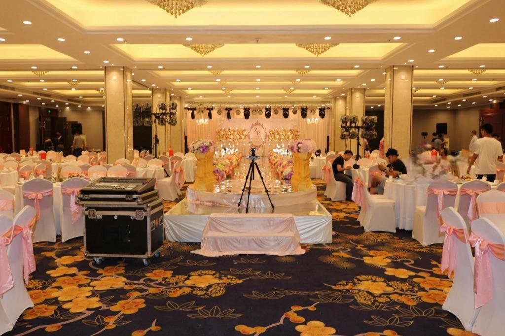 Qingdao Royal Garden Hotel Eksteriør billede