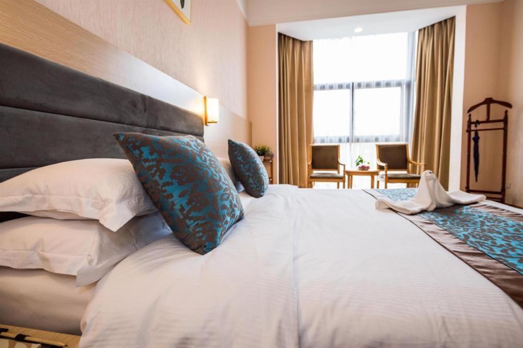 Qingdao Royal Garden Hotel Eksteriør billede
